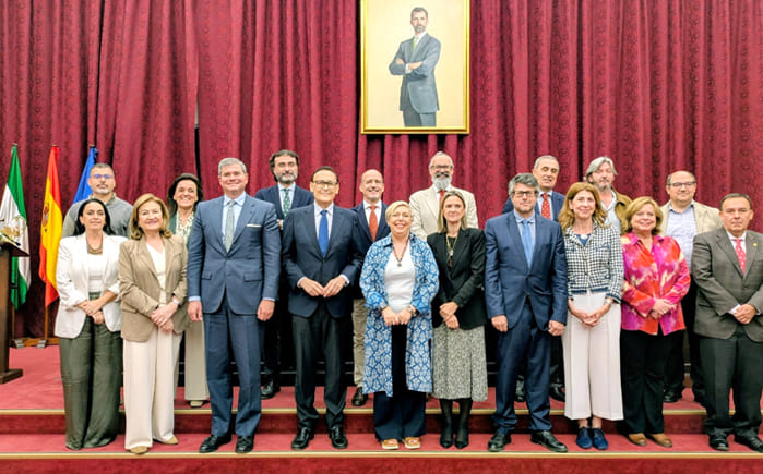 Mercedes León Lozano ha tenido la oportunidad de departir con el alcalde de Sevilla sobre los retos compartidos entre ciudad y universidad